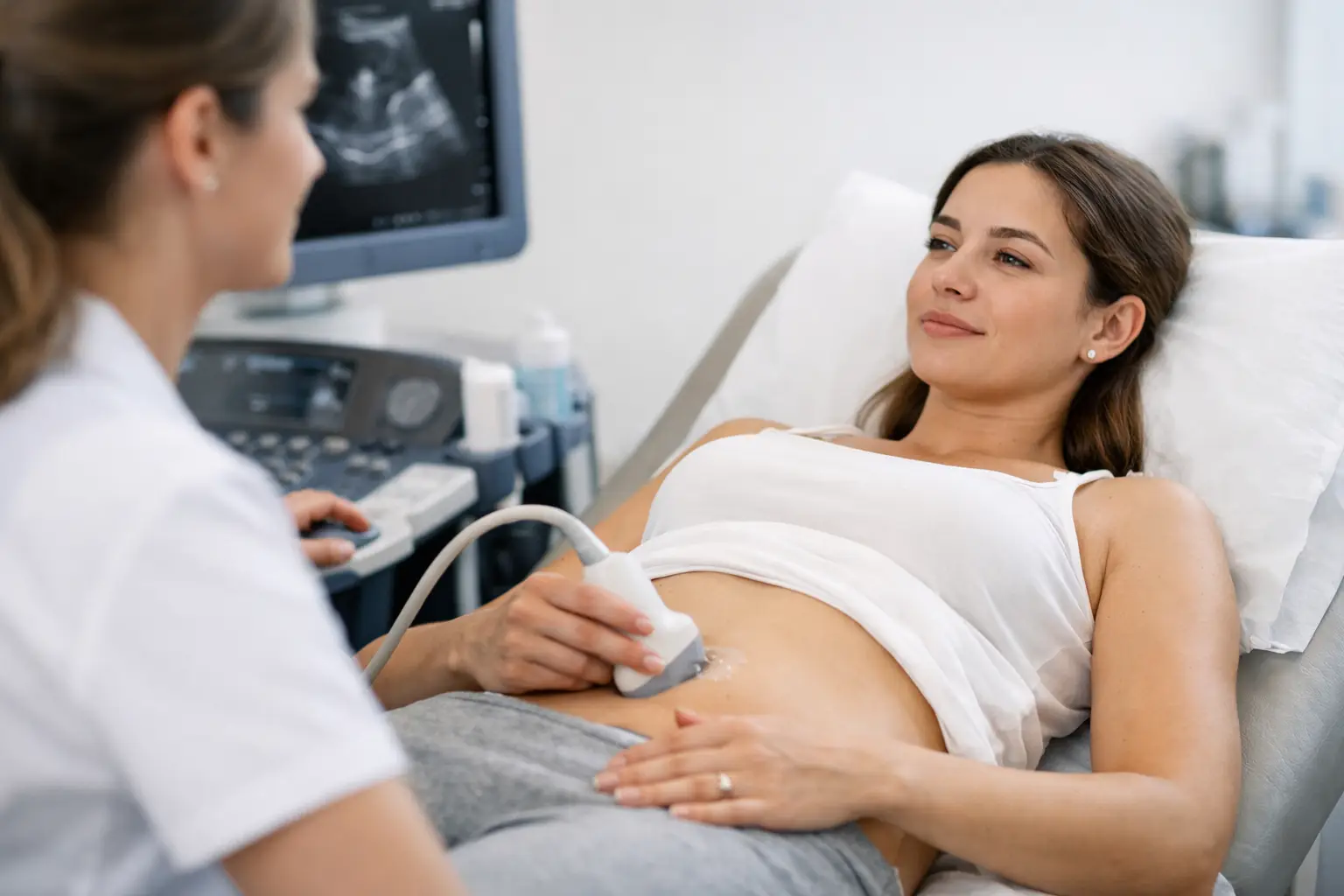 Cómo preparar ecografía pélvica femenina
